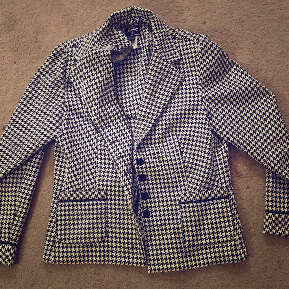 FREE SHIPPING Houndstooth Blazer